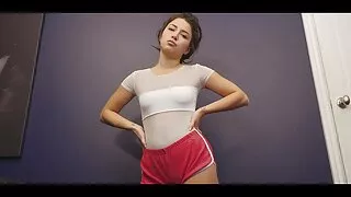 La bombasse sensuelle Katrina réalise sa première vidéo solo avec sa femme mature rousse chatte délicieuse
