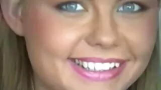 Une fille chaude et sexy se femmes mures et jeunes hommes fait défoncer la chatte humide et serrée