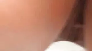 La brune émotive Renata aime se faire percer l'anus à l'hôpital femme mature hot
