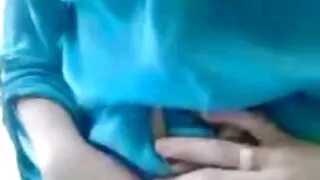 La blonde brillante Aubrey Addams fait une bonne femmes mures sexy pipe à une bite