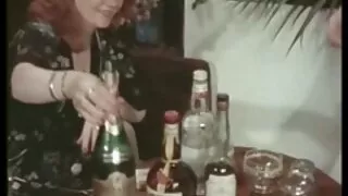 La brune appétissante Somae se fait défoncer la chatte trempée à la fois par mish et en levrette femme mûre anal