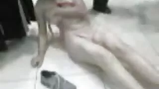 La brune laide et gâtée Miina Yoshihara se fait doigter femmes mûres nues sa chatte poilue humide