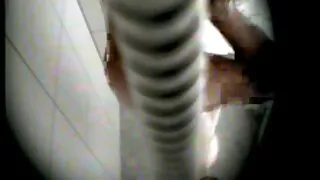 Des lesbiennes brunes extrêmement sexy se caressent la femme mure pulpeuse chatte humide avec des jouets