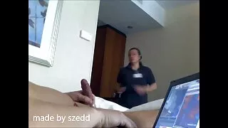 Une salope noire à l'air ordinaire se fait femme mature gouine lécher la chatte et rembourse avec une belle BJ