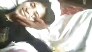 Une brune enchaînée perverse grande femme mature se fait examiner les trous et baiser par des docteurs coquins