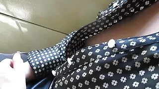Une nana noire et salope dépravée a fait une pipe à femme mure erotique son amie