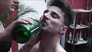 Elle aimait monter et sucer cette énorme bite femme mure 60 ans noire