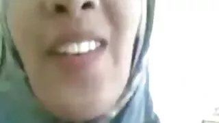 Bootylicious Pallid Blondie fait de son mieux pour plaire à plusieurs bites à la bongacams femme mure fois